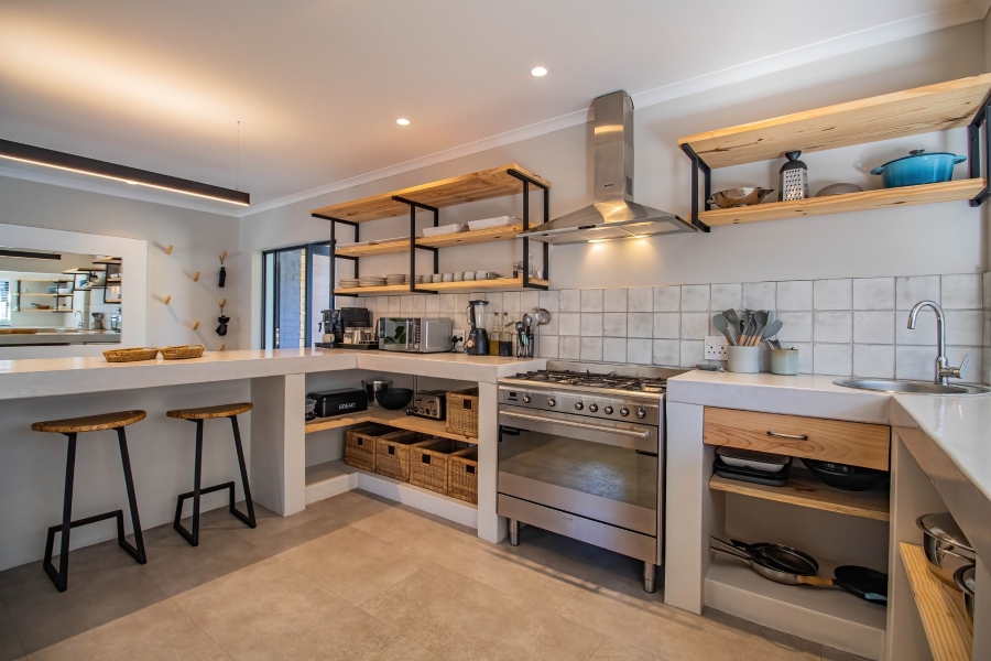 6 Bedroom Property for Sale in Seaside Longships Western Cape